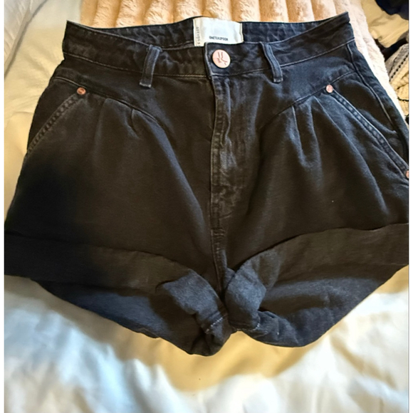 One Teaspoon Pants - Preowned,OneTeaspoonStreetwalkersHighWaist80s, black denim jean shorts, size 26
